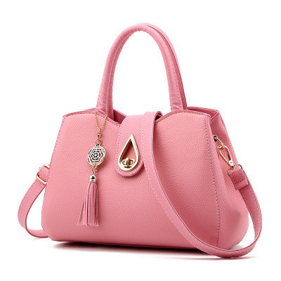 Frange d'Or – Sac Porté Main avec Détail Bohème
