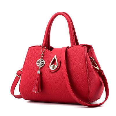 Frange d'Or – Sac Porté Main avec Détail Bohème