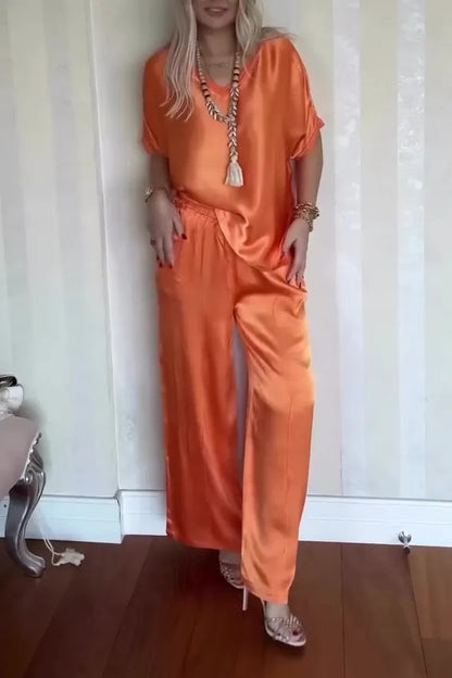 Sérénité Satin – Costume Femme Élégant