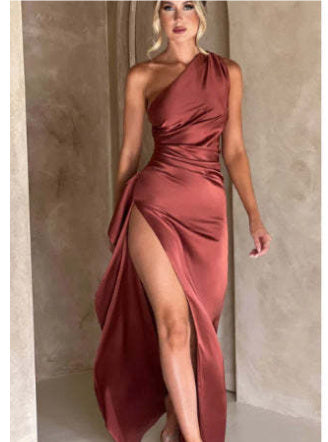Sillage de Minuit – Robe Sexy Satin Fendue