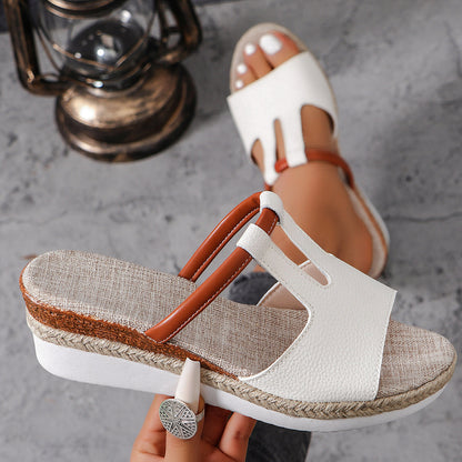 Charme Tribal – Sandale à Boucle