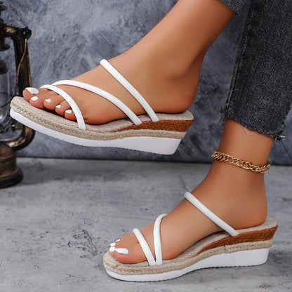 Charme Tribal – Sandale à Boucle