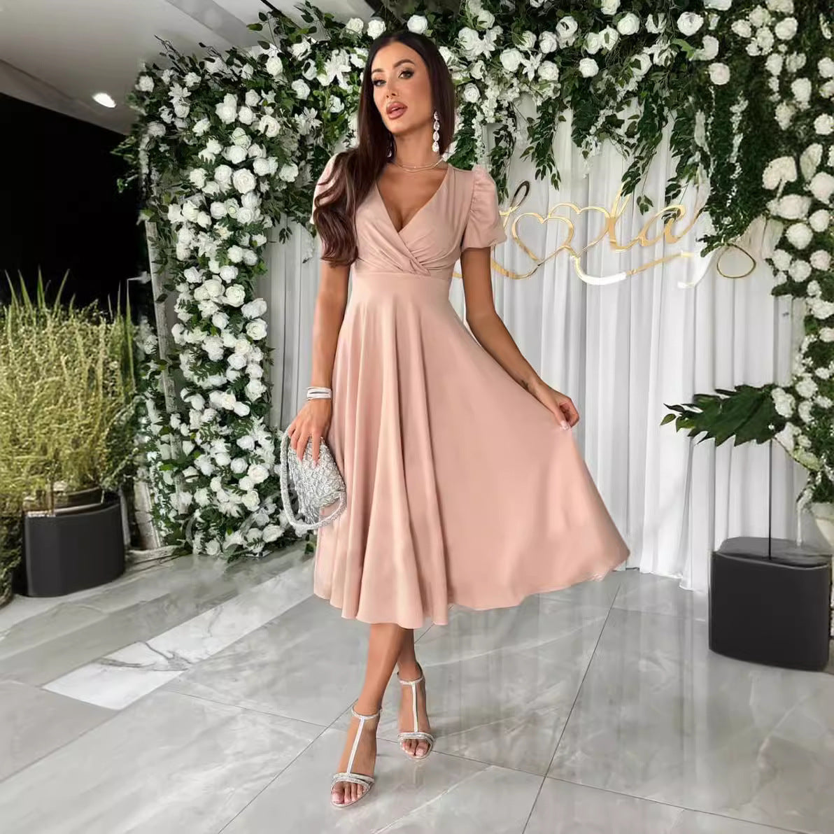Robe_col_V couleur_unie mi-longue