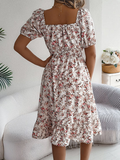 Lumineuse – Robe Fleurie à Encolure Vintage