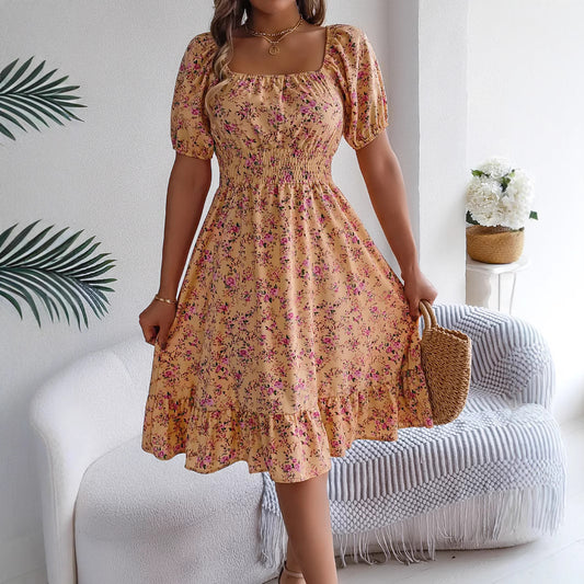 Lumineuse – Robe Fleurie à Encolure Vintage