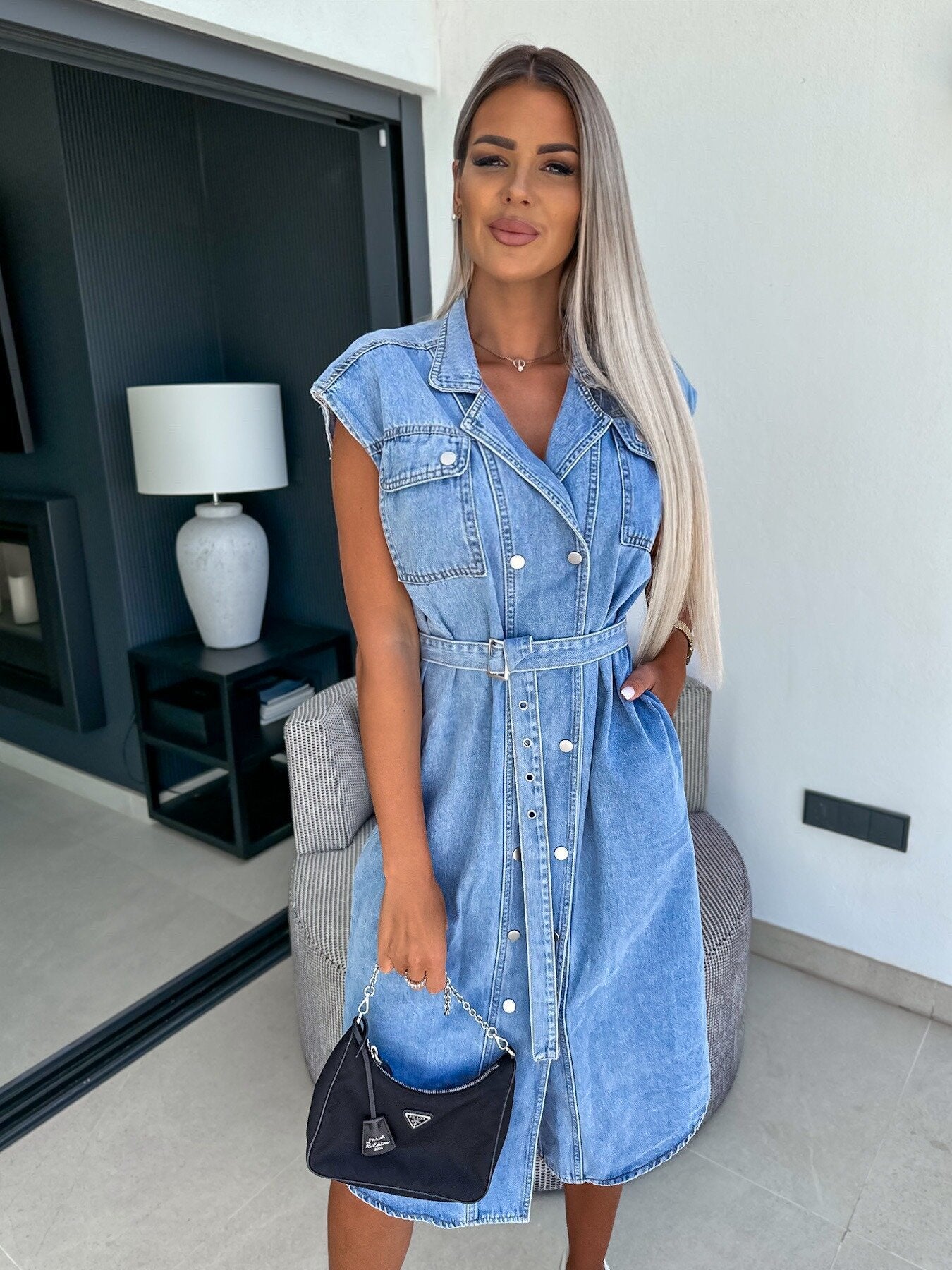 Urban Touch – Robe Denim Sans Manches Lacée