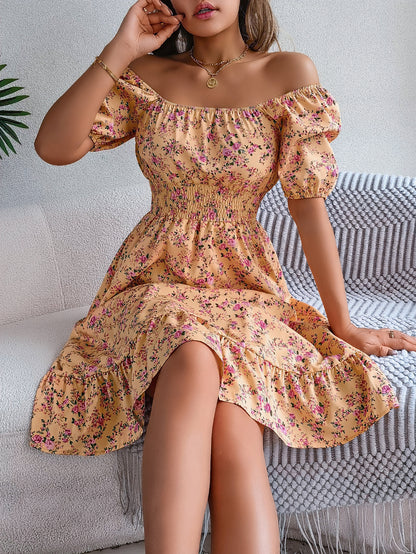 Lumineuse – Robe Fleurie à Encolure Vintage