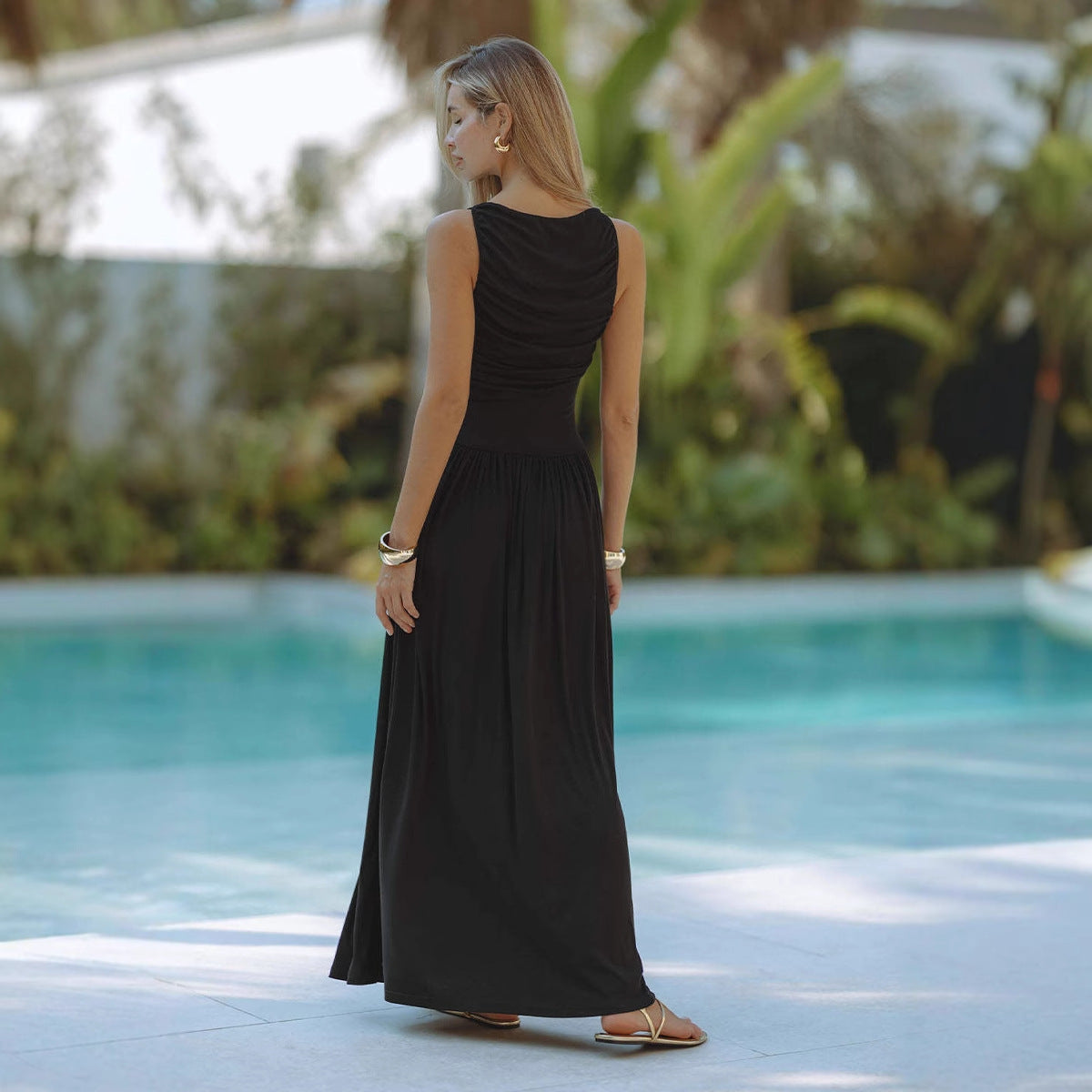 Élan Doux – Robe Élégante à Plis Léger