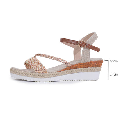 Charme Tribal – Sandale à Boucle